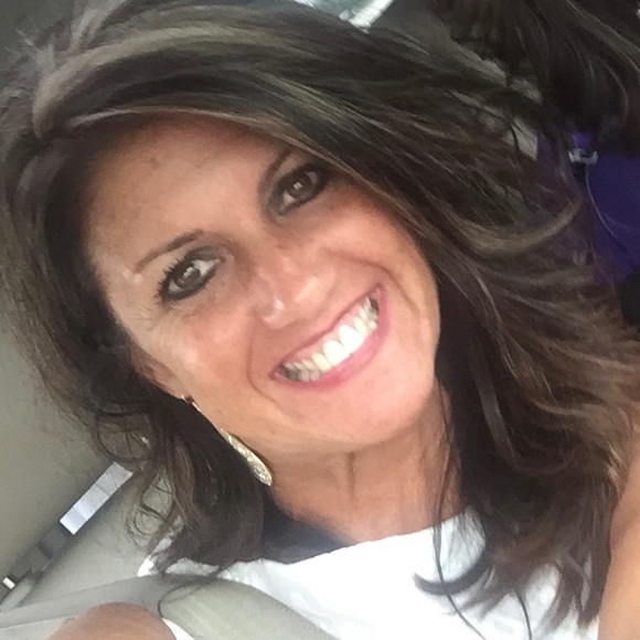 Meet your Posher, Jennifer - Picture 1 of 1